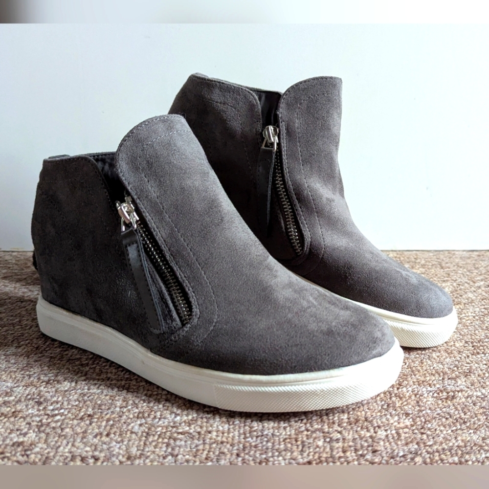 🆕 Gray Wedgie Suede Ankle Boots 9  Zippers Steve Madden Girl NeW Vegan